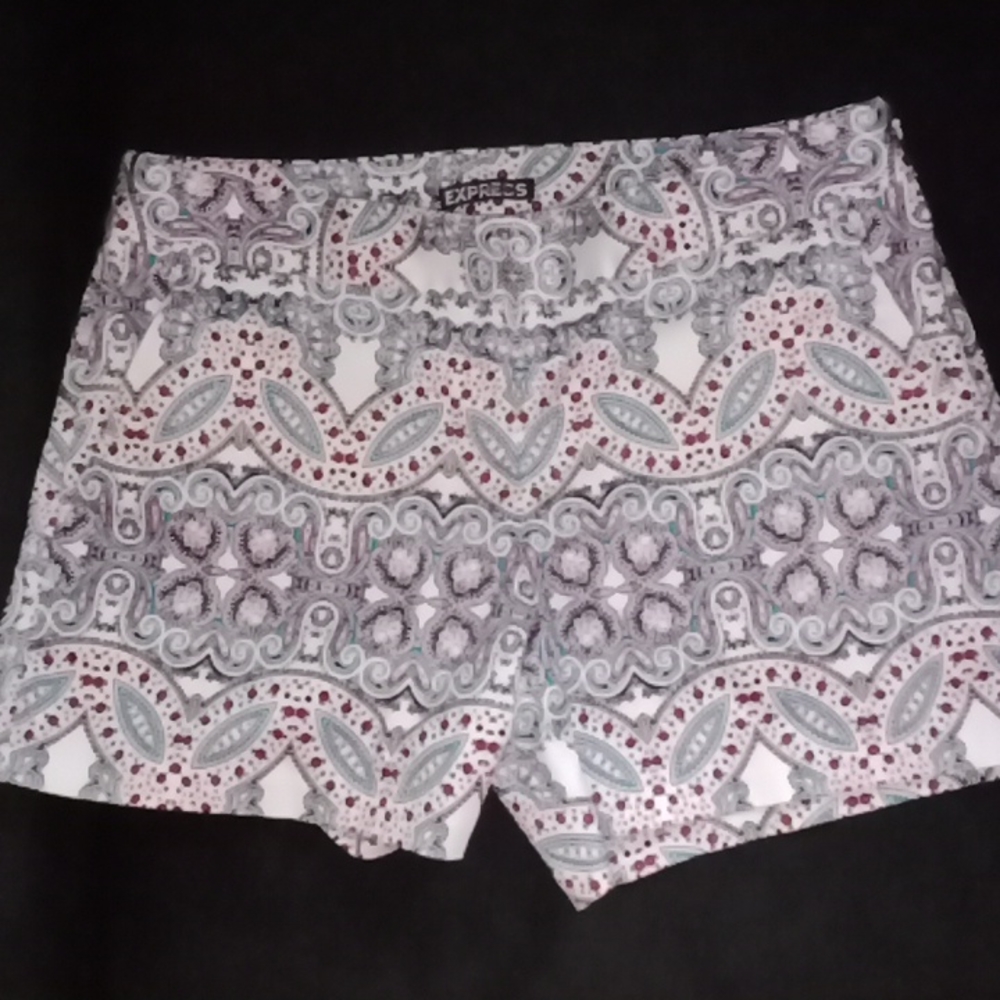 Women's, Juniors Shorts Size 4